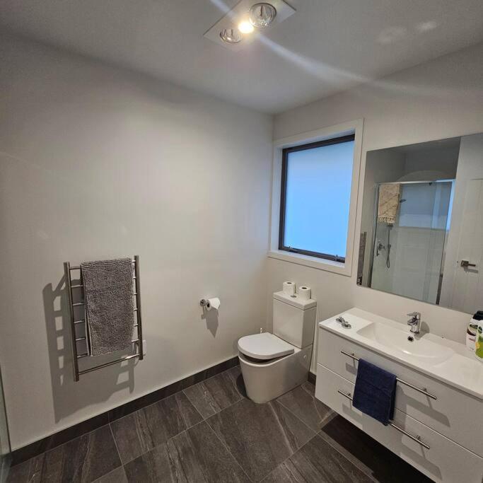 Entire House - Brand New 2 Bedroom House ロワー・ハット エクステリア 写真
