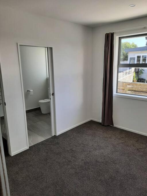 Entire House - Brand New 2 Bedroom House ロワー・ハット エクステリア 写真